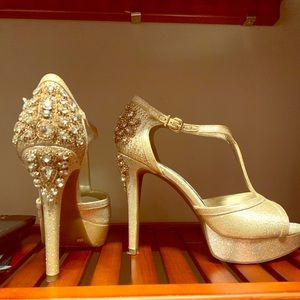 Gianni Bini Platinum Collection Champagne shoes